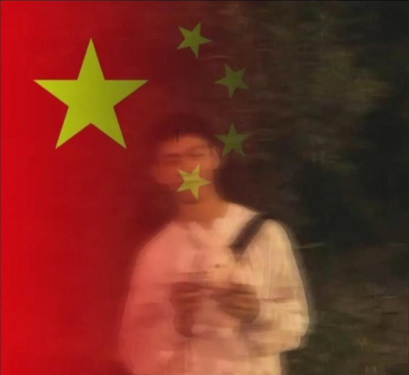 老公和初中女同学每次微信聊天后都把聊天记录删除？游戏画面