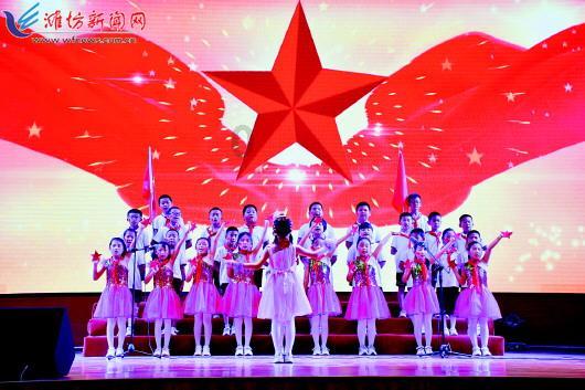 女朋友上公厕遇到男性偷拍怎么办？游戏画面