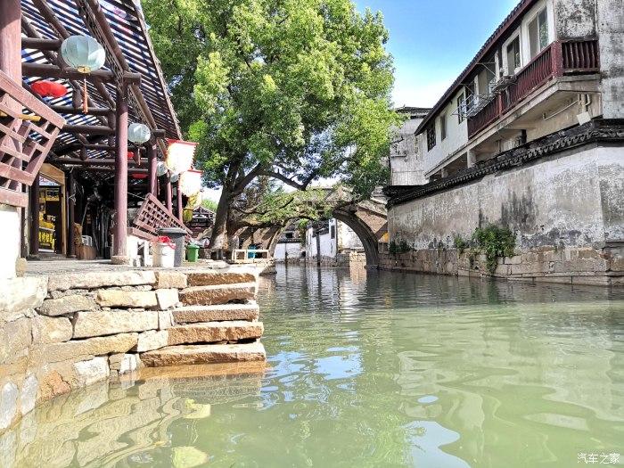 赵明:荣耀Magic 6的灵动胶囊是旅行出行好助手 乘机体验好干扰小